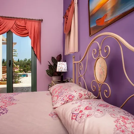 Villa Agro Art Boutique & Luxury - Two Art With Pools, Unique Decors, And A Treehouse Option Vanato