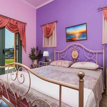 Villa Agro Art Boutique & Luxury - Two Art With Pools, Unique Decors, And A Treehouse Option Vanato