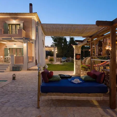 Villa Agro Art Boutique & Luxury - Two Art With Pools, Unique Decors, And A Treehouse Option Vanato