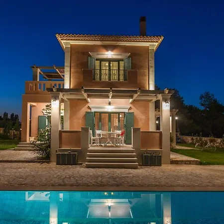 Villa Agro Art Boutique & Luxury - Two Art With Pools, Unique Decors, And A Treehouse Option Vanato